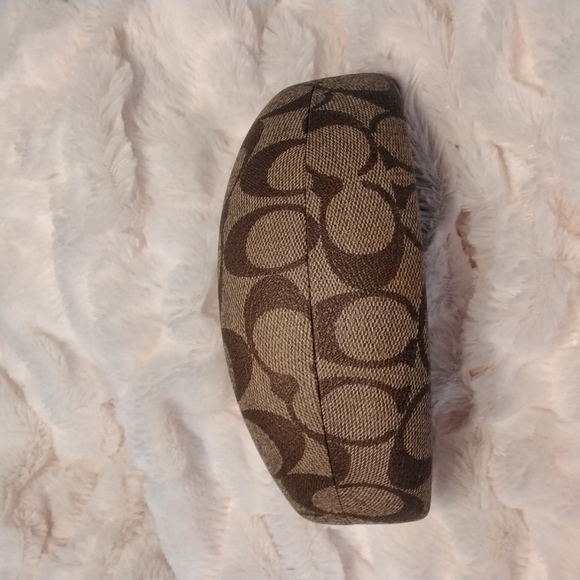 COACH Hard shell eyeglasses case, large - Picture 2 of 10